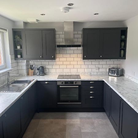 Flat Two, 212 Eaglesham Road, East Kilbride, غلاسغو المظهر الخارجي الصورة
