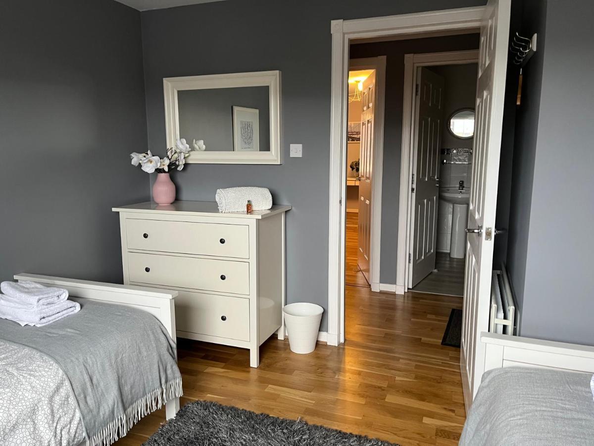 Flat Two, 212 Eaglesham Road, East Kilbride, غلاسغو المظهر الخارجي الصورة