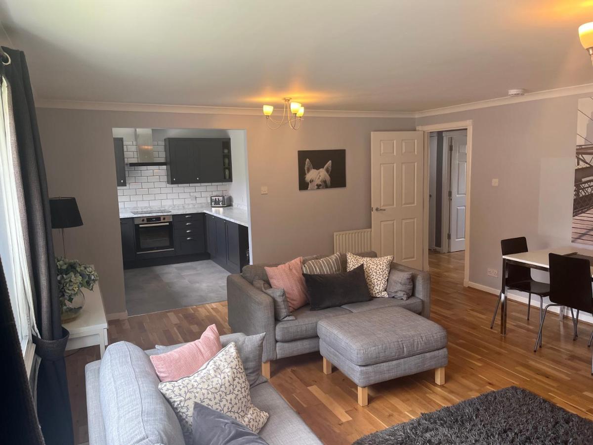 Flat Two, 212 Eaglesham Road, East Kilbride, غلاسغو المظهر الخارجي الصورة