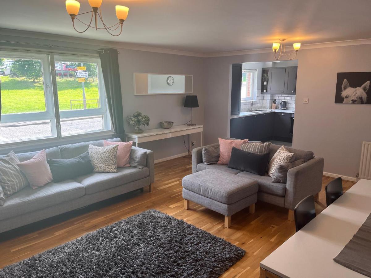 Flat Two, 212 Eaglesham Road, East Kilbride, غلاسغو المظهر الخارجي الصورة